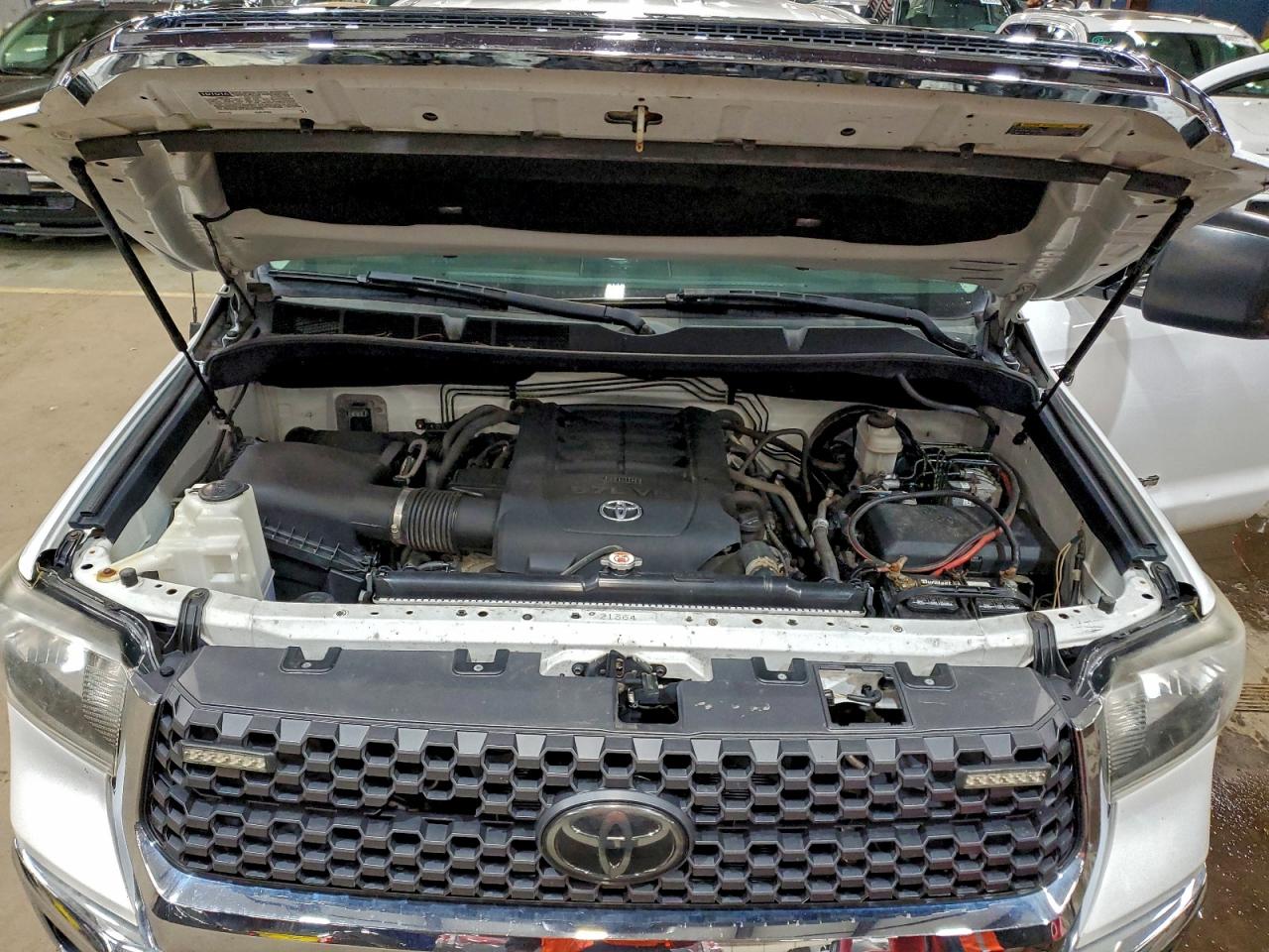 2018 TOYOTA TUNDRA DOUBLE CAB SR photo 11