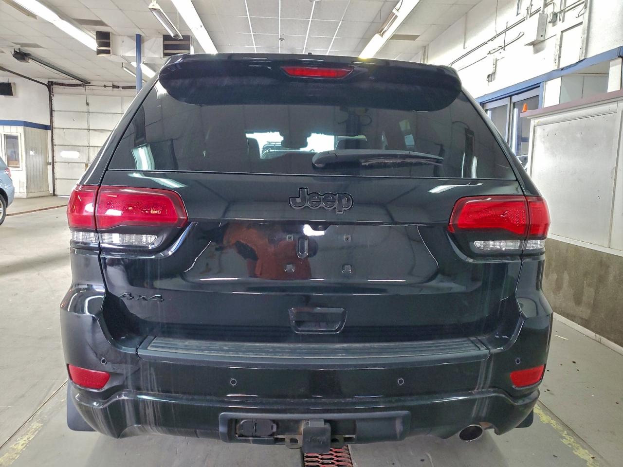 2020 JEEP GRAND CHEROKEE LAREDO photo 6