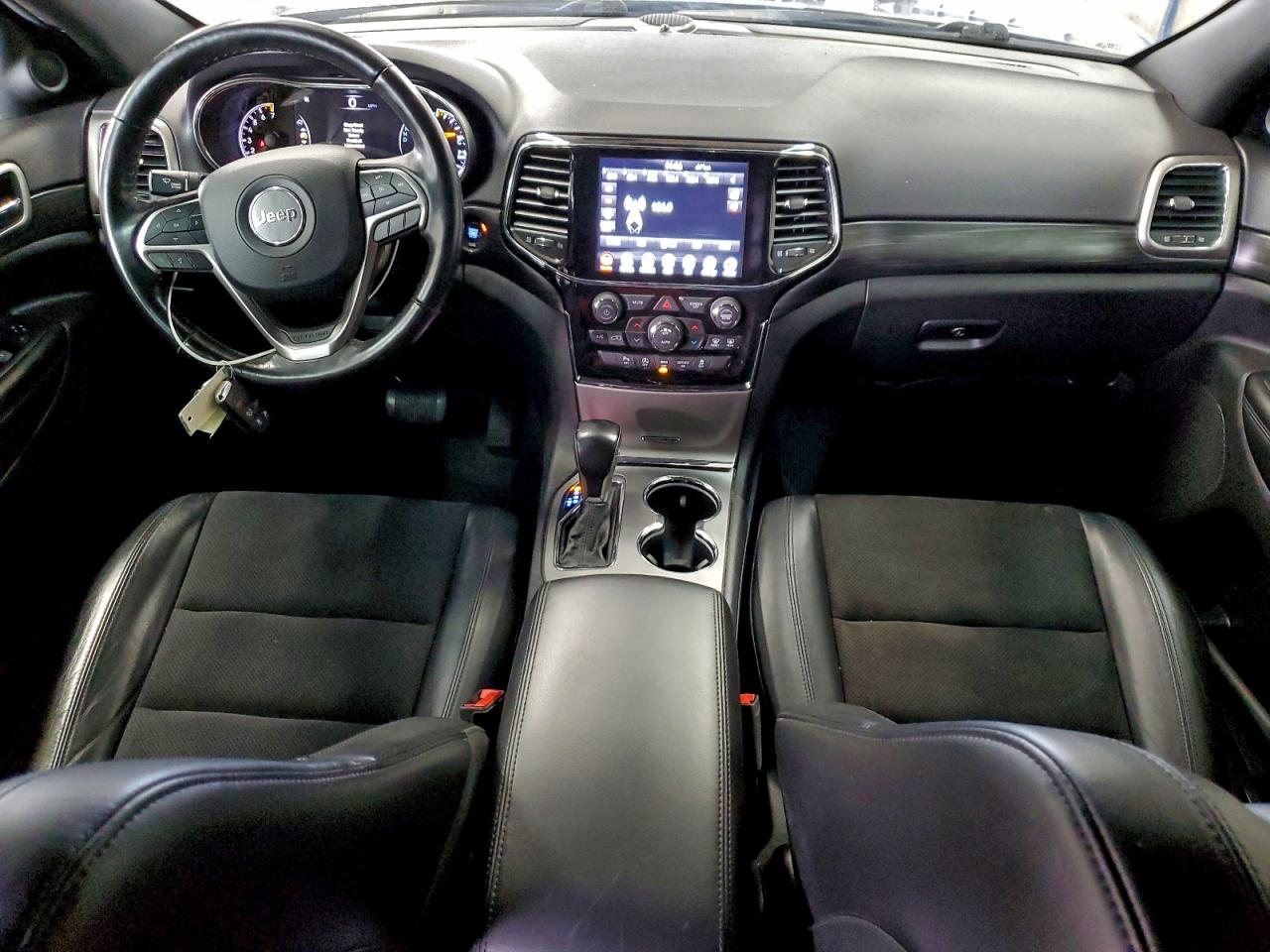 2020 JEEP GRAND CHEROKEE LAREDO photo 8