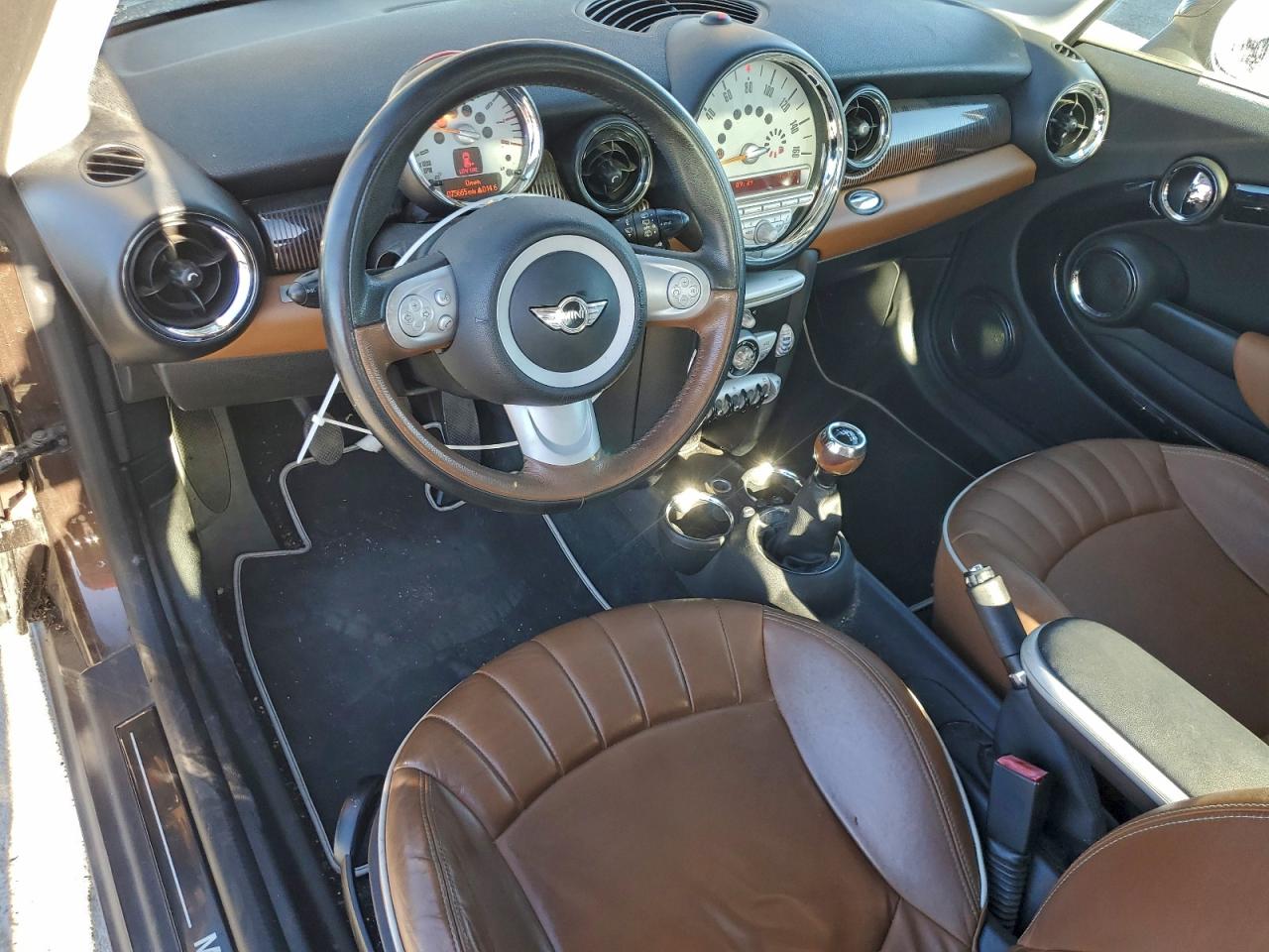 2010 MINI COOPER photo 8