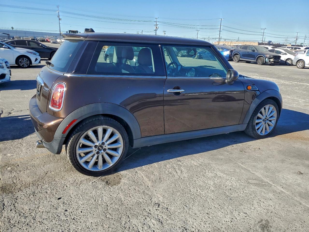 2010 MINI COOPER photo 3