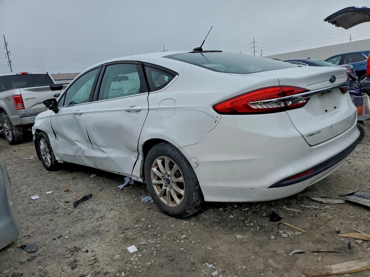 2018 FORD FUSION S photo 2