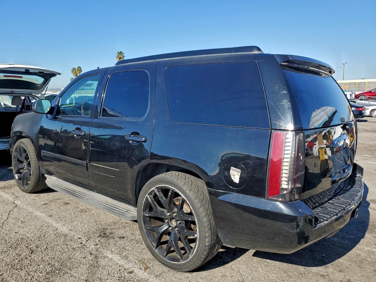 2013 CHEVROLET TAHOE C1500 LT photo 2