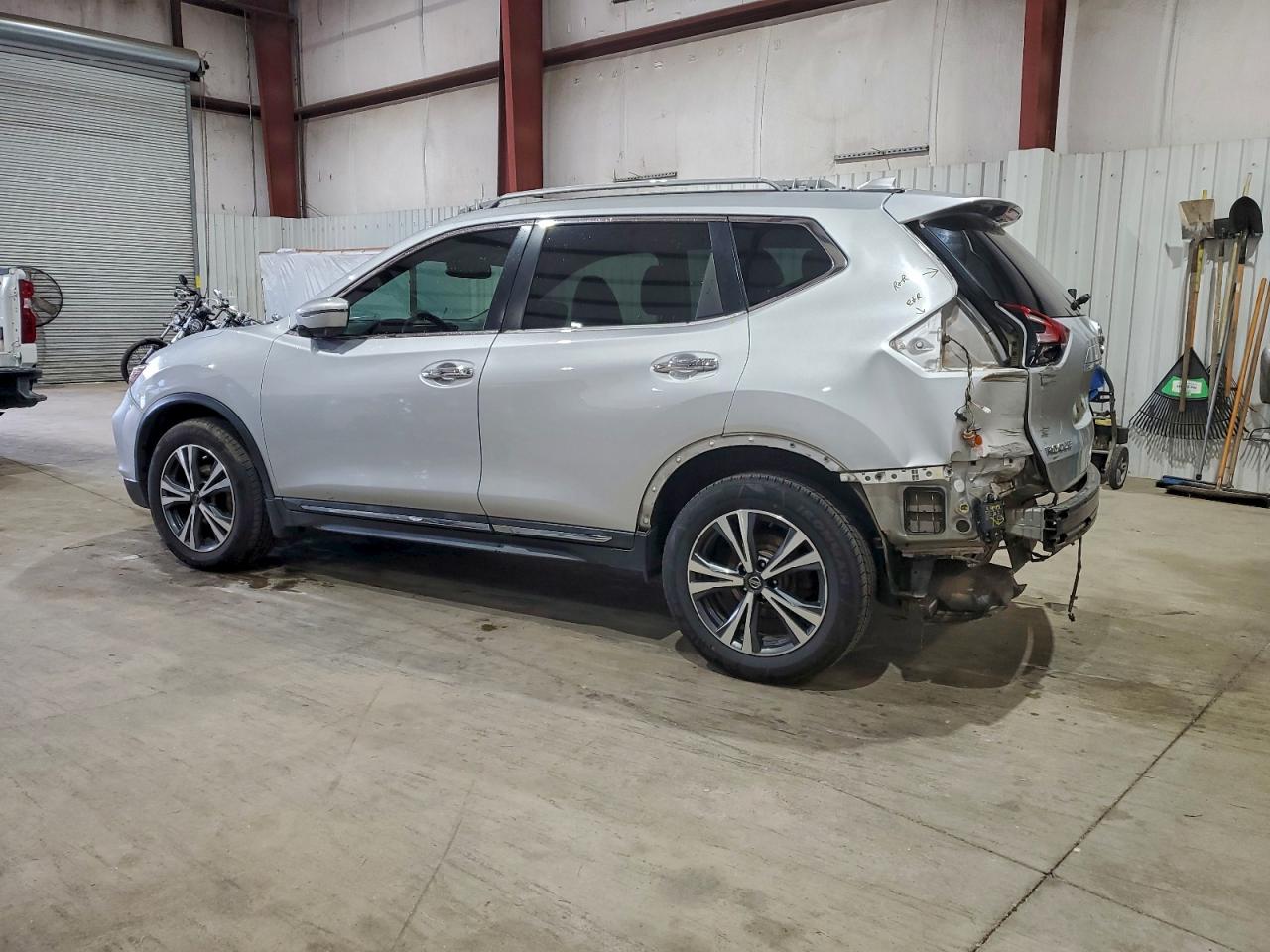 2018 NISSAN ROGUE S photo 2