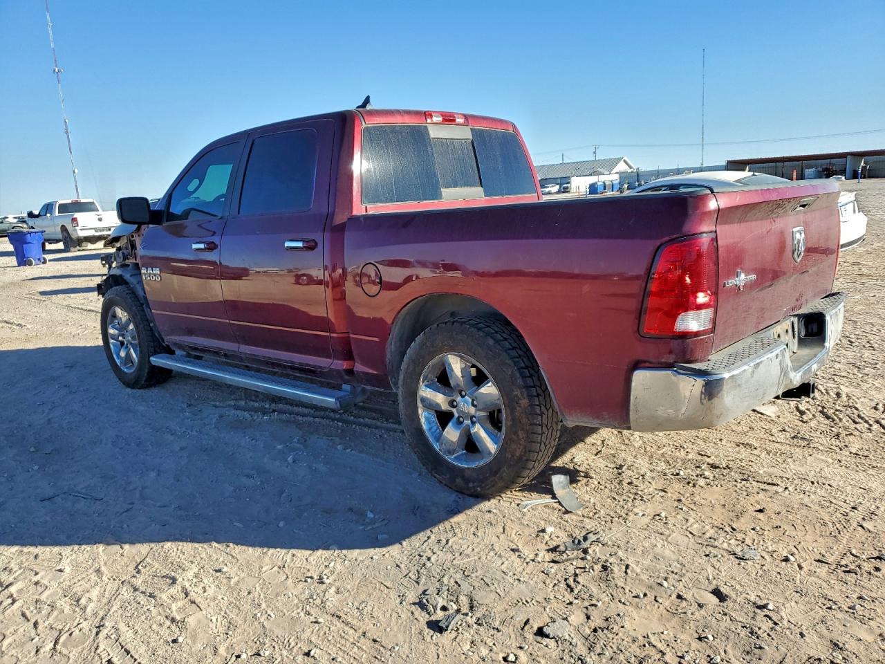 2017 RAM 1500 SLT photo 2