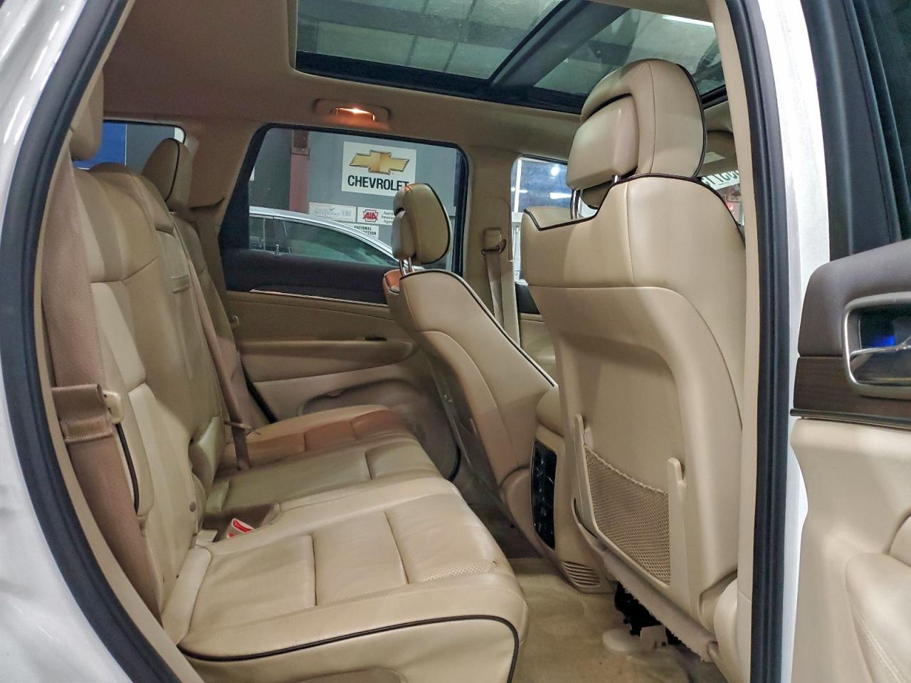 2015 JEEP GRAND CHEROKEE OVERLAND photo 11