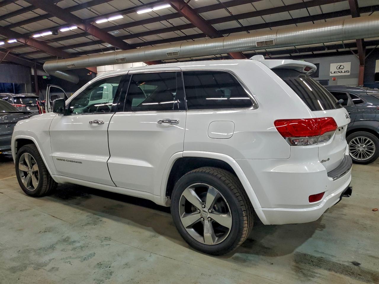 2015 JEEP GRAND CHEROKEE OVERLAND photo 2