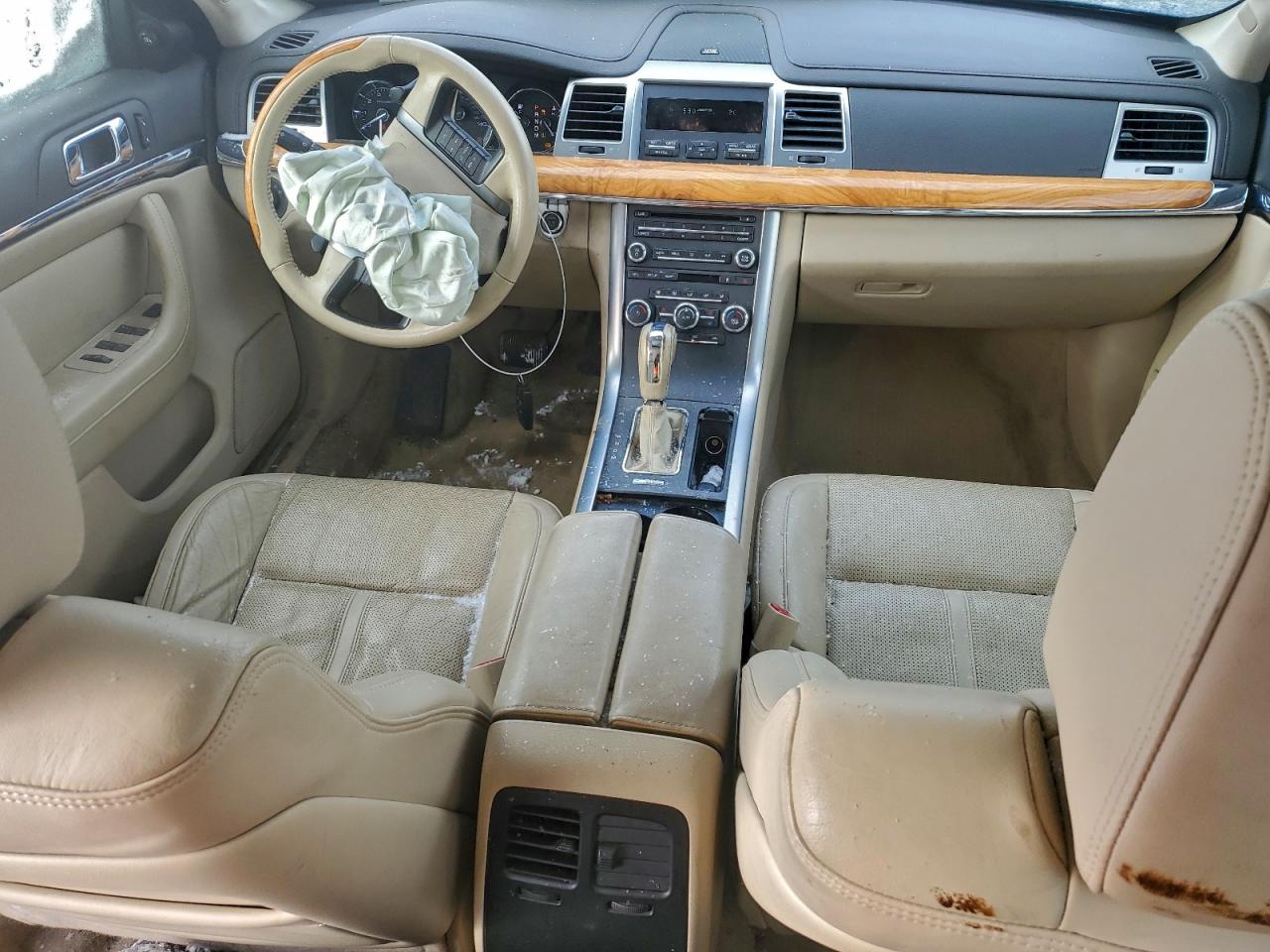 2011 LINCOLN MKS photo 8