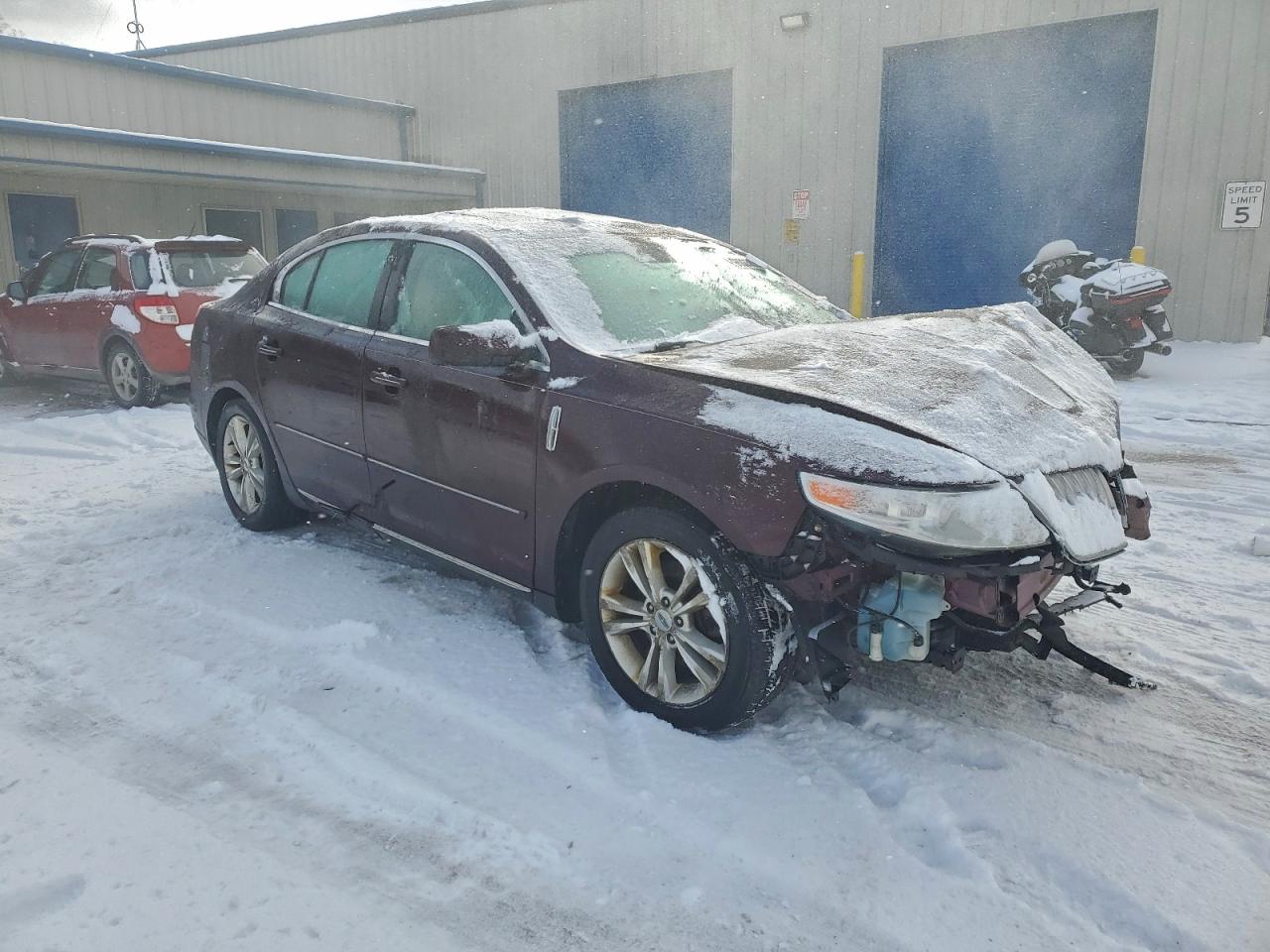 2011 LINCOLN MKS photo 4