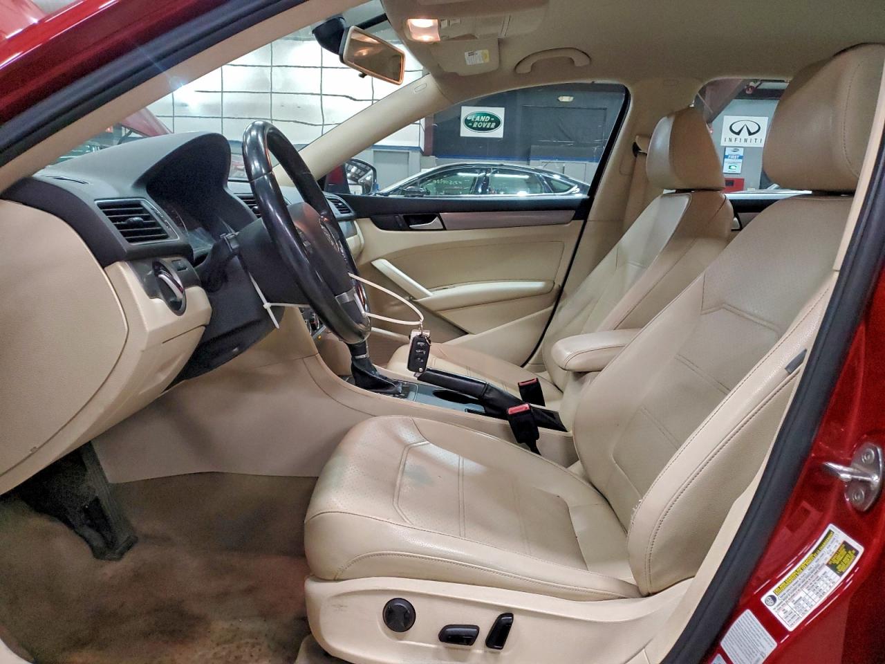 2015 VOLKSWAGEN PASSAT S photo 7