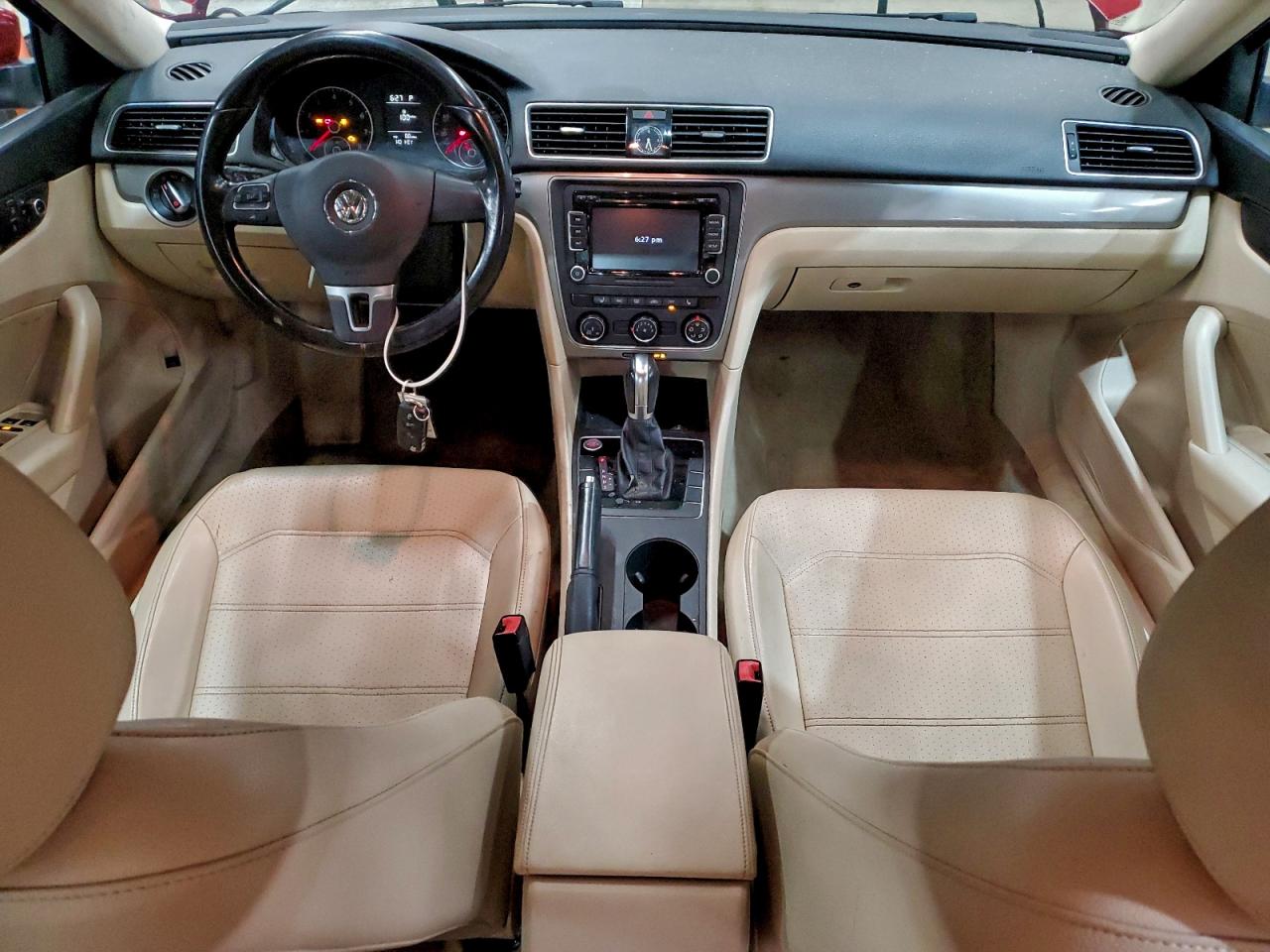 2015 VOLKSWAGEN PASSAT S photo 8