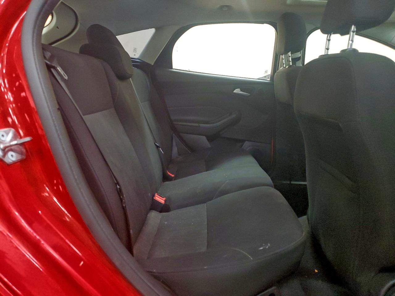 2017 FORD FOCUS SEL photo 19