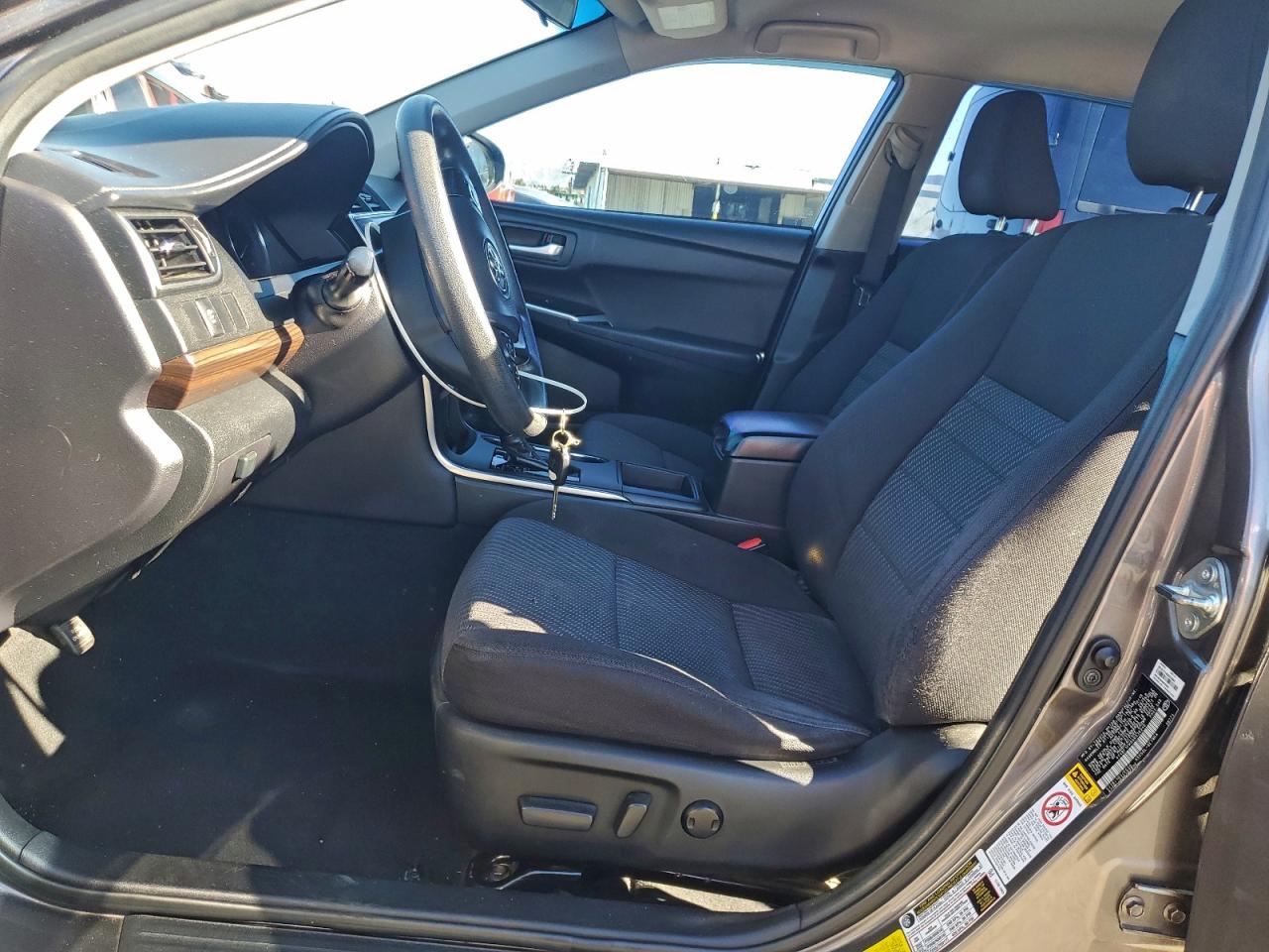 2016 TOYOTA CAMRY LE photo 13