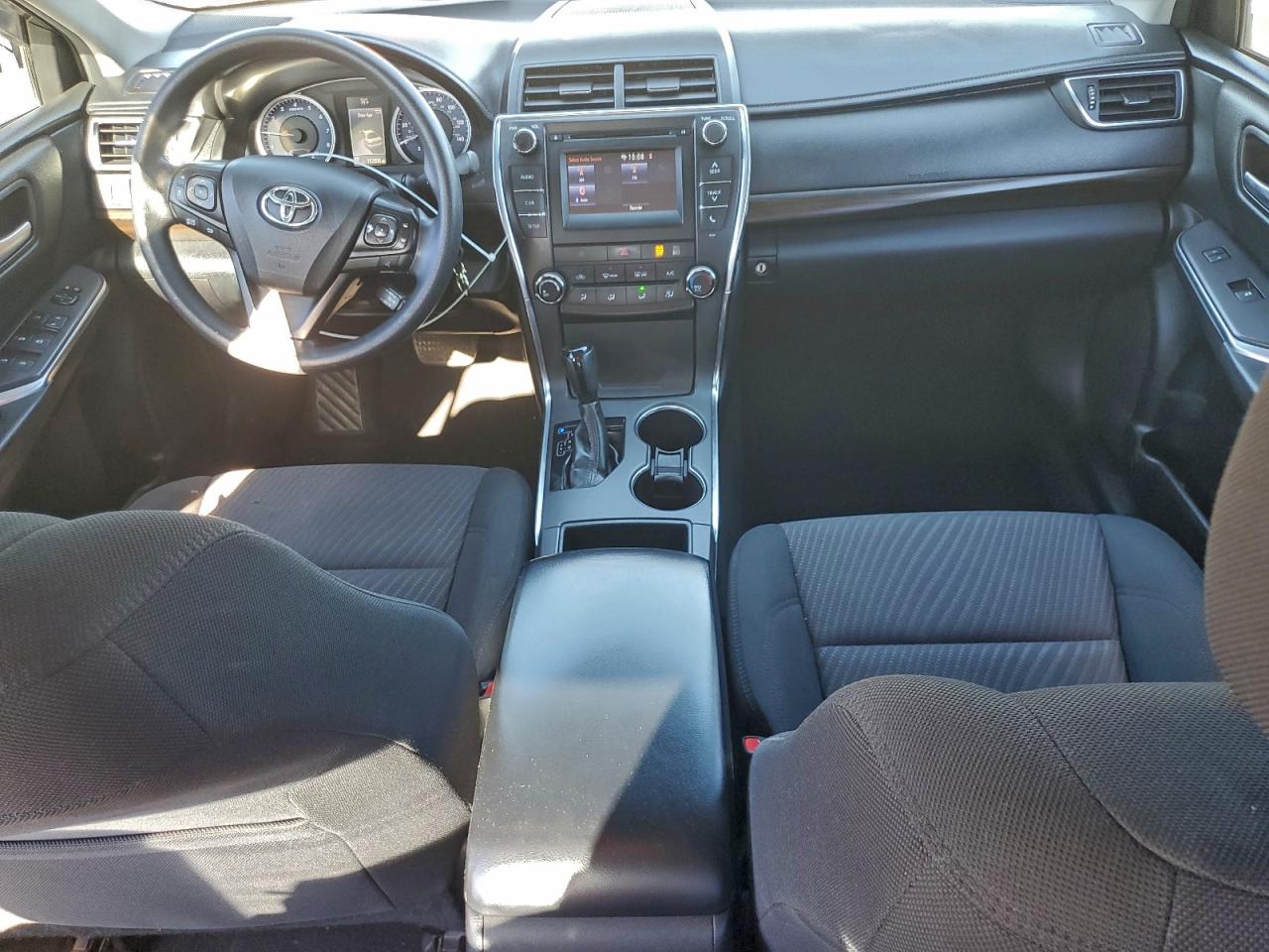 2016 TOYOTA CAMRY LE photo 15