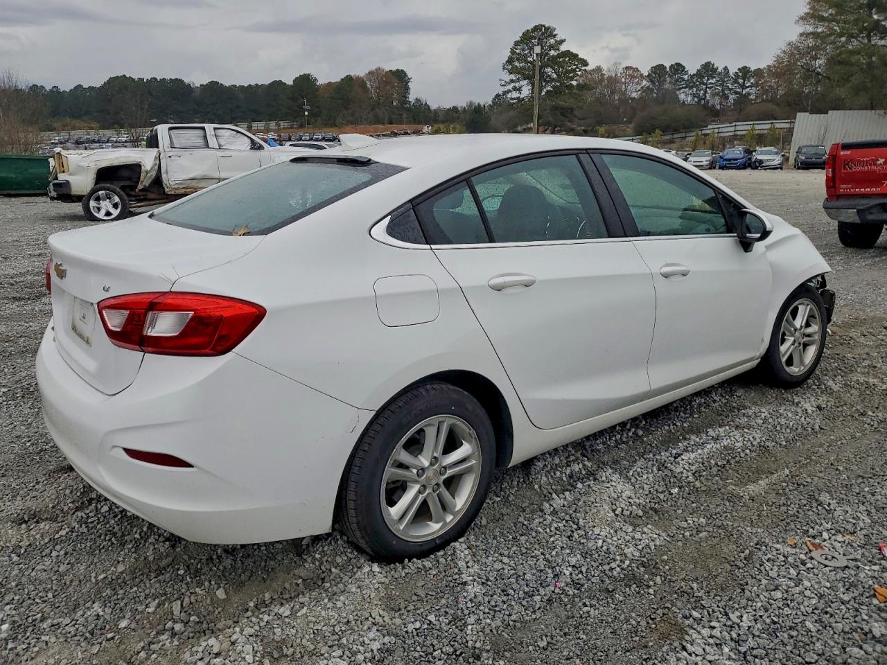 2017 CHEVROLET CRUZE LT photo 3