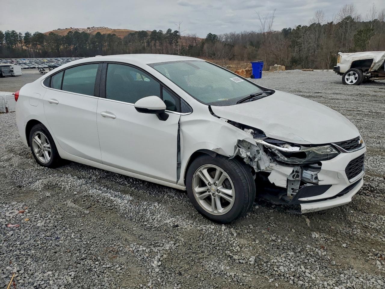 2017 CHEVROLET CRUZE LT photo 4