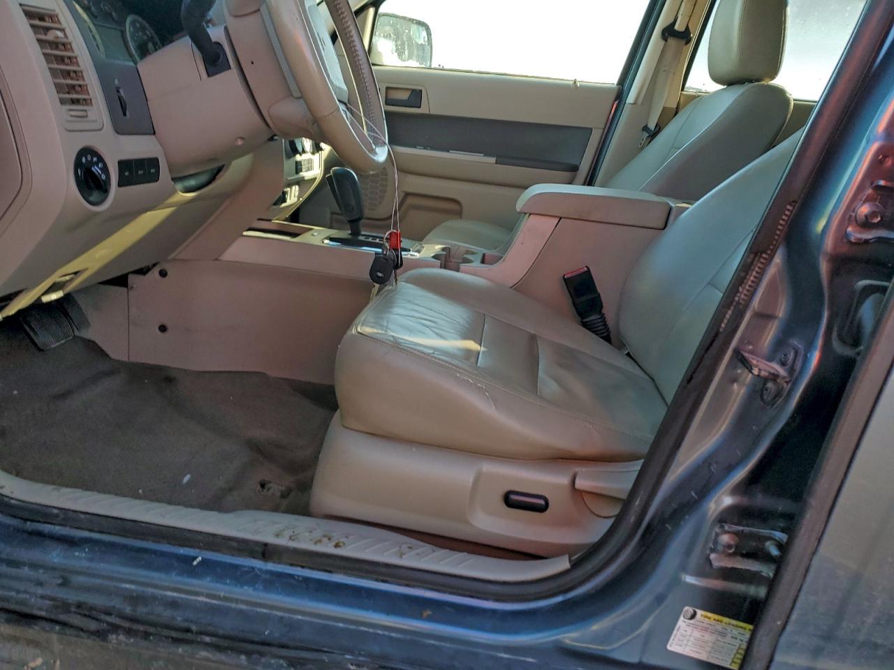 2010 FORD ESCAPE XLT photo 13