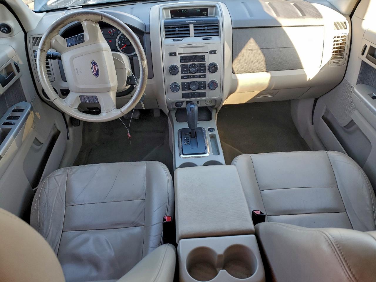 2010 FORD ESCAPE XLT photo 15