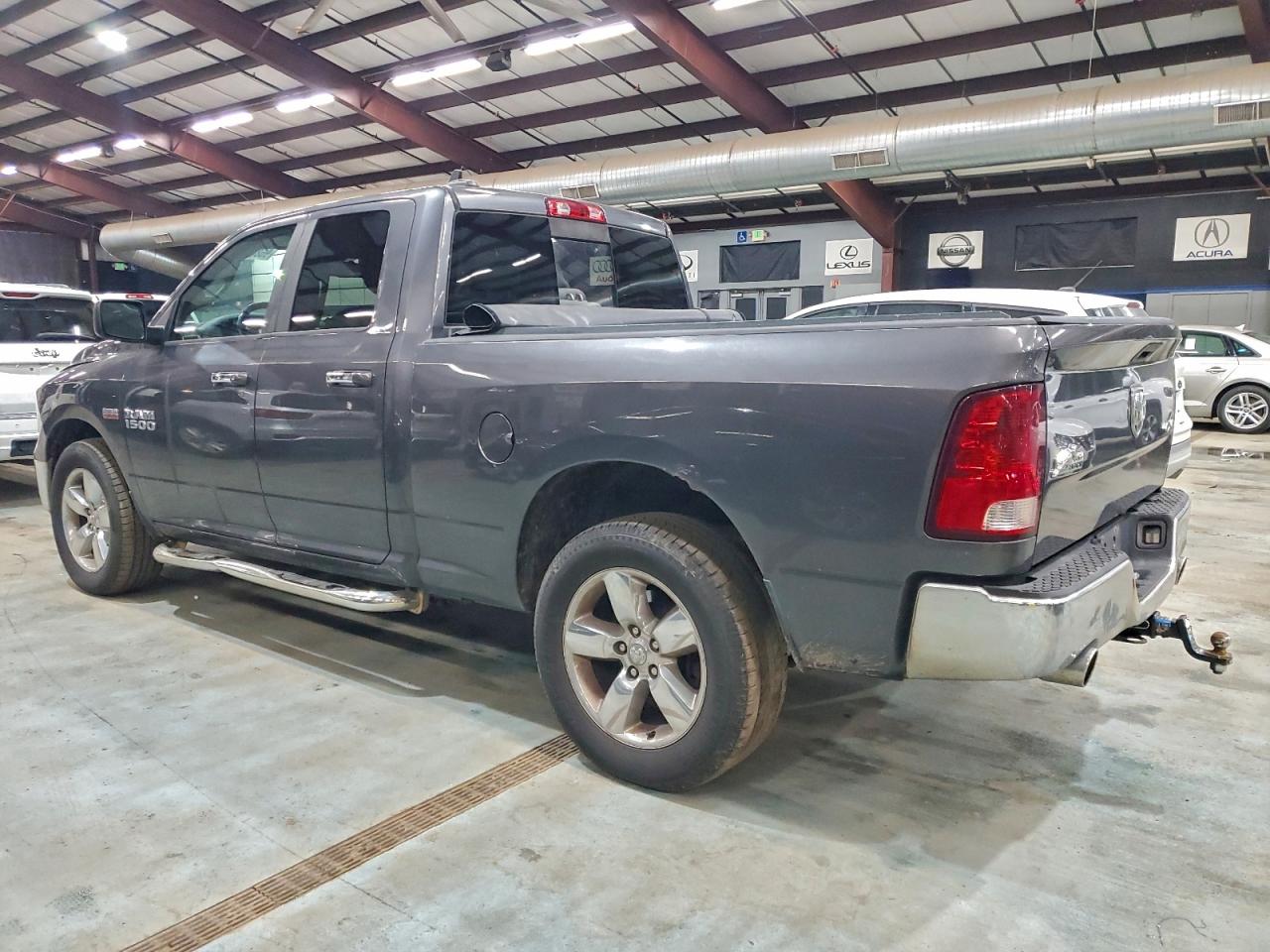 2014 RAM 1500 SLT photo 2