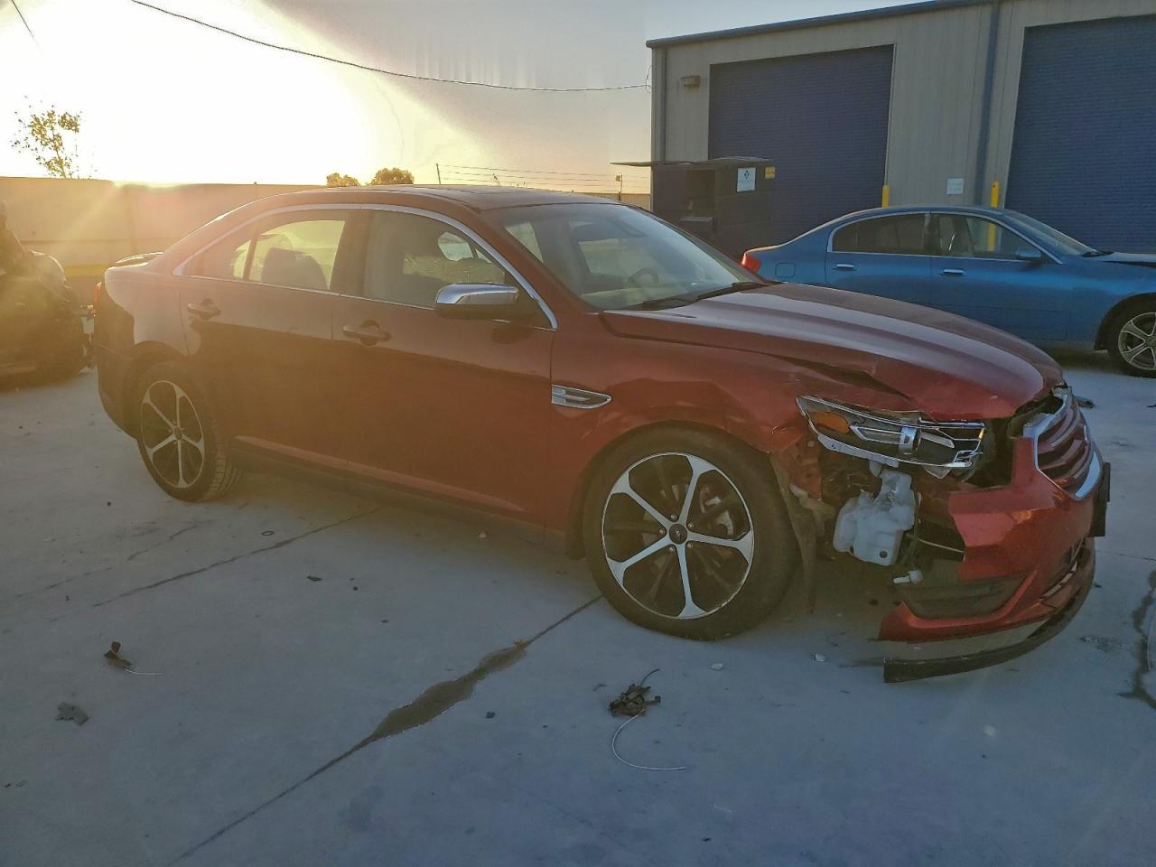 2016 FORD TAURUS LIMITED photo 4