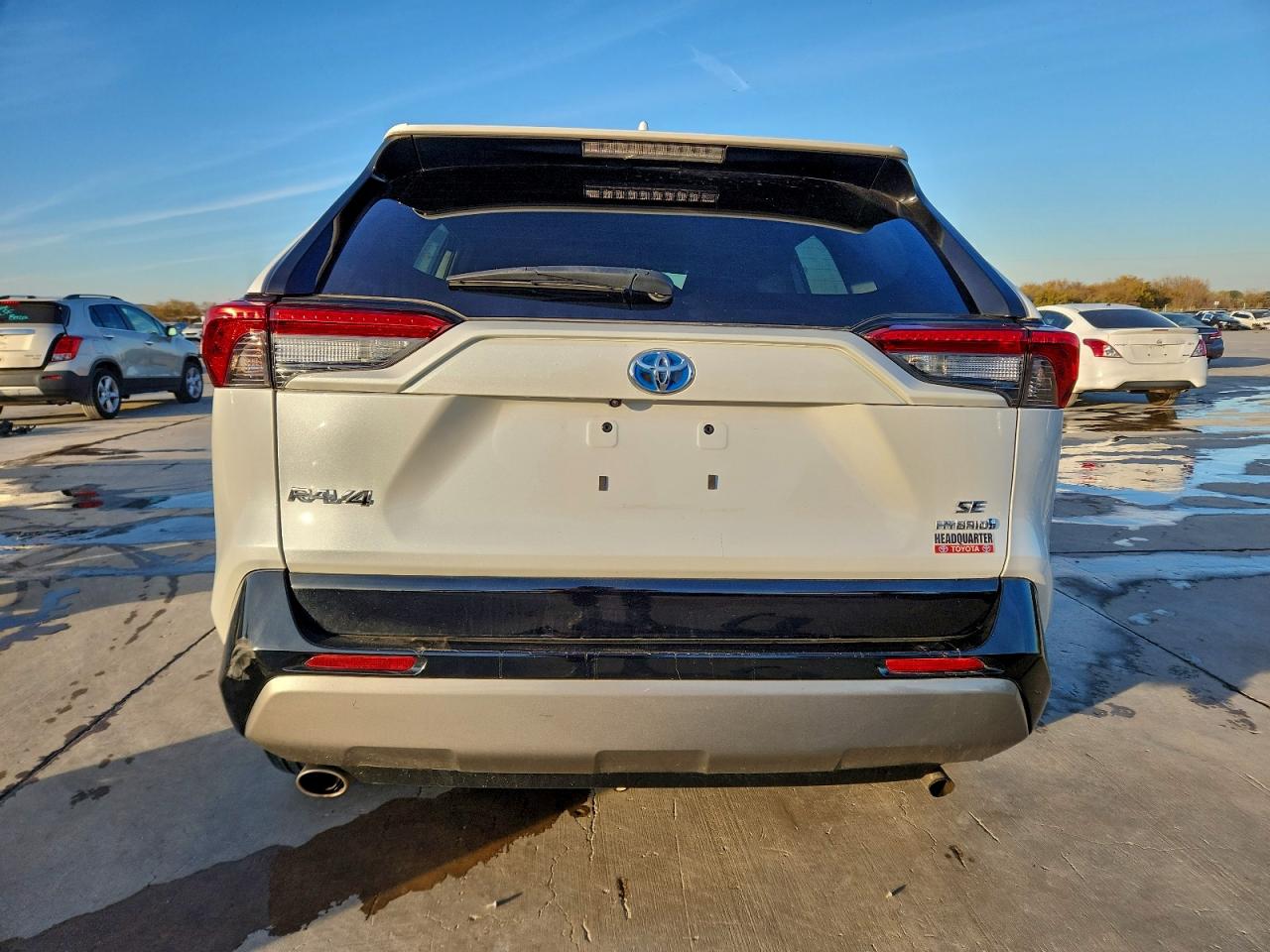 2024 TOYOTA RAV4 SE photo 11