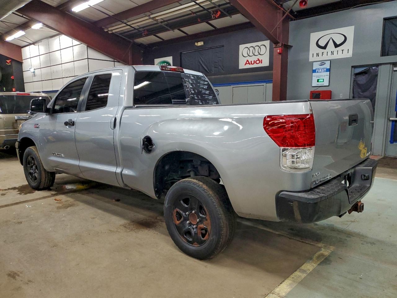 2013 TOYOTA TUNDRA DOUBLE CAB SR5 photo 2