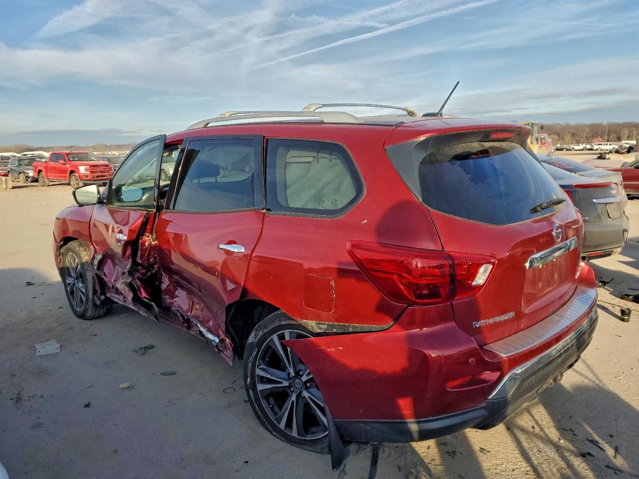 2017 NISSAN PATHFINDER S photo 2