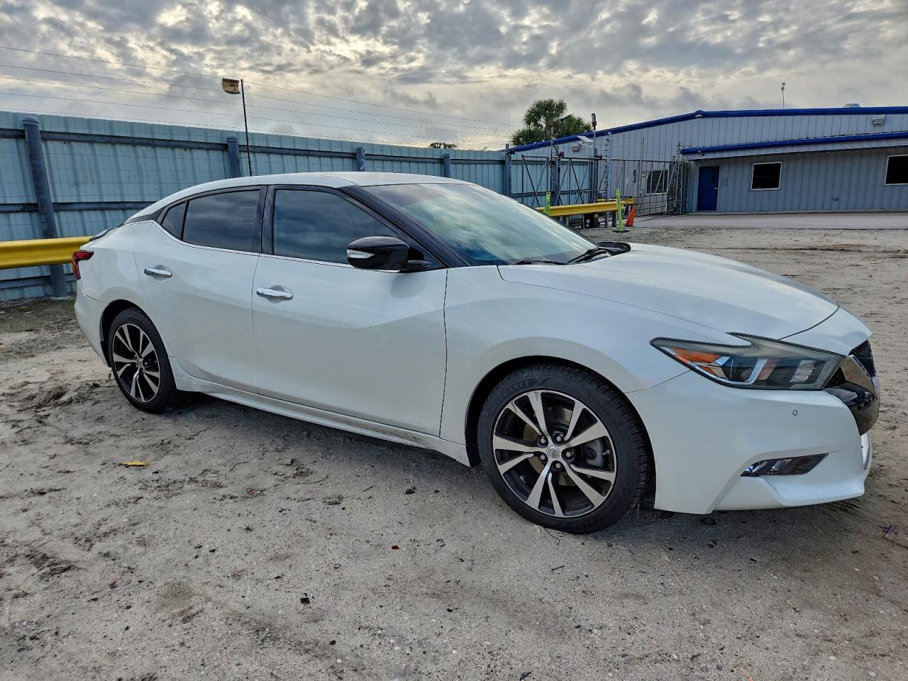 2017 NISSAN MAXIMA 3.5S photo 4
