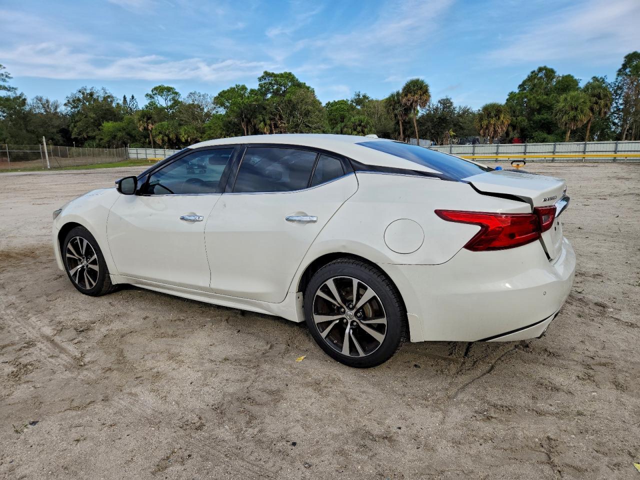 2017 NISSAN MAXIMA 3.5S photo 2