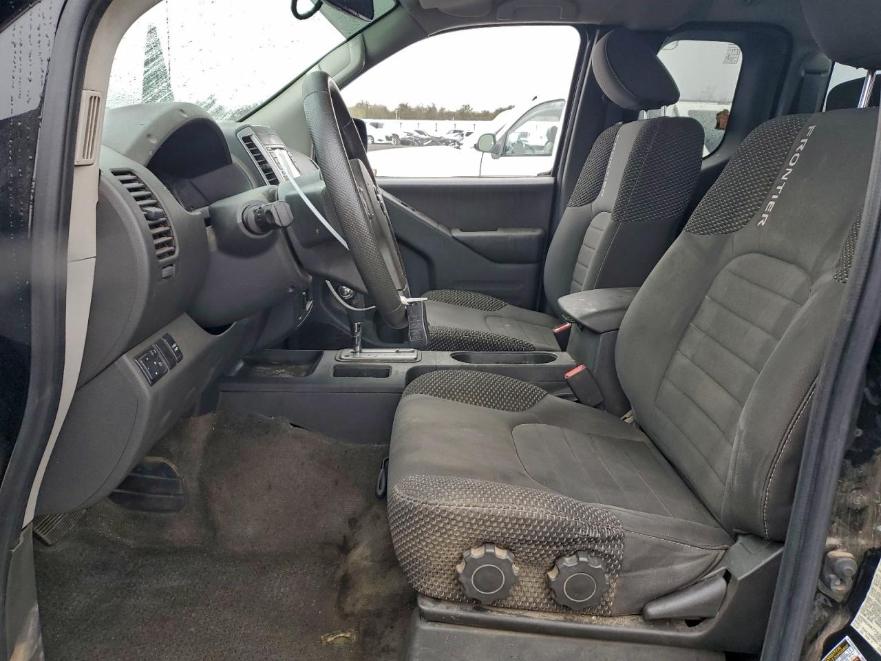 2017 NISSAN FRONTIER SV photo 7