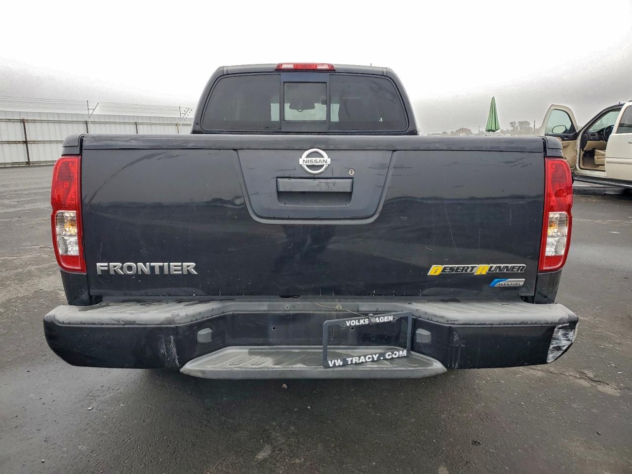 2017 NISSAN FRONTIER SV photo 6