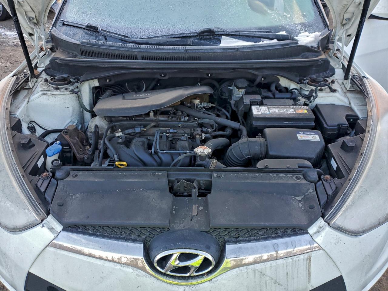 2016 HYUNDAI VELOSTER photo 11