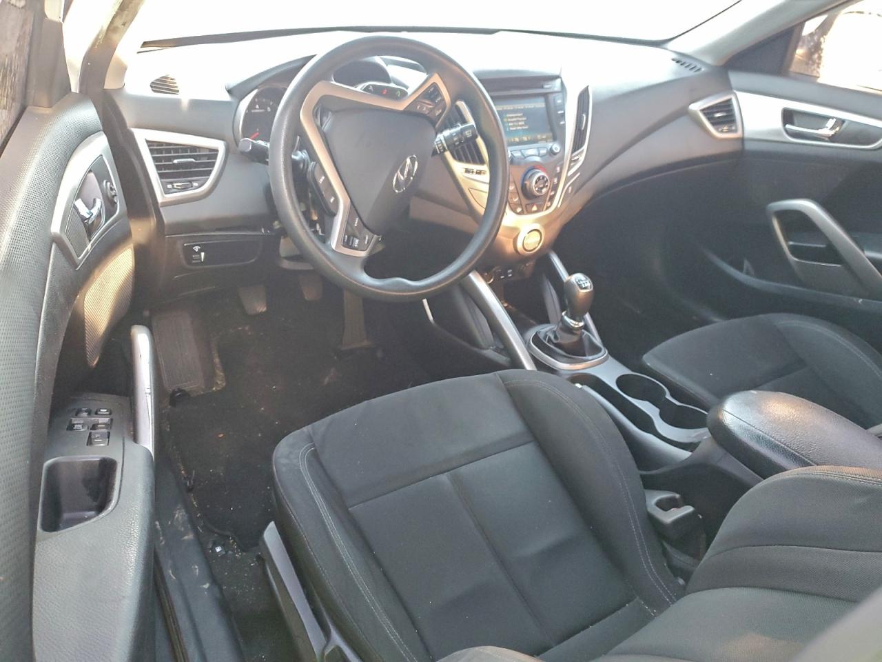 2016 HYUNDAI VELOSTER photo 8