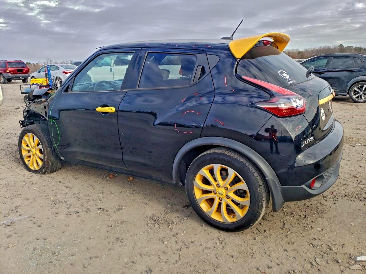 2015 NISSAN JUKE S photo 2