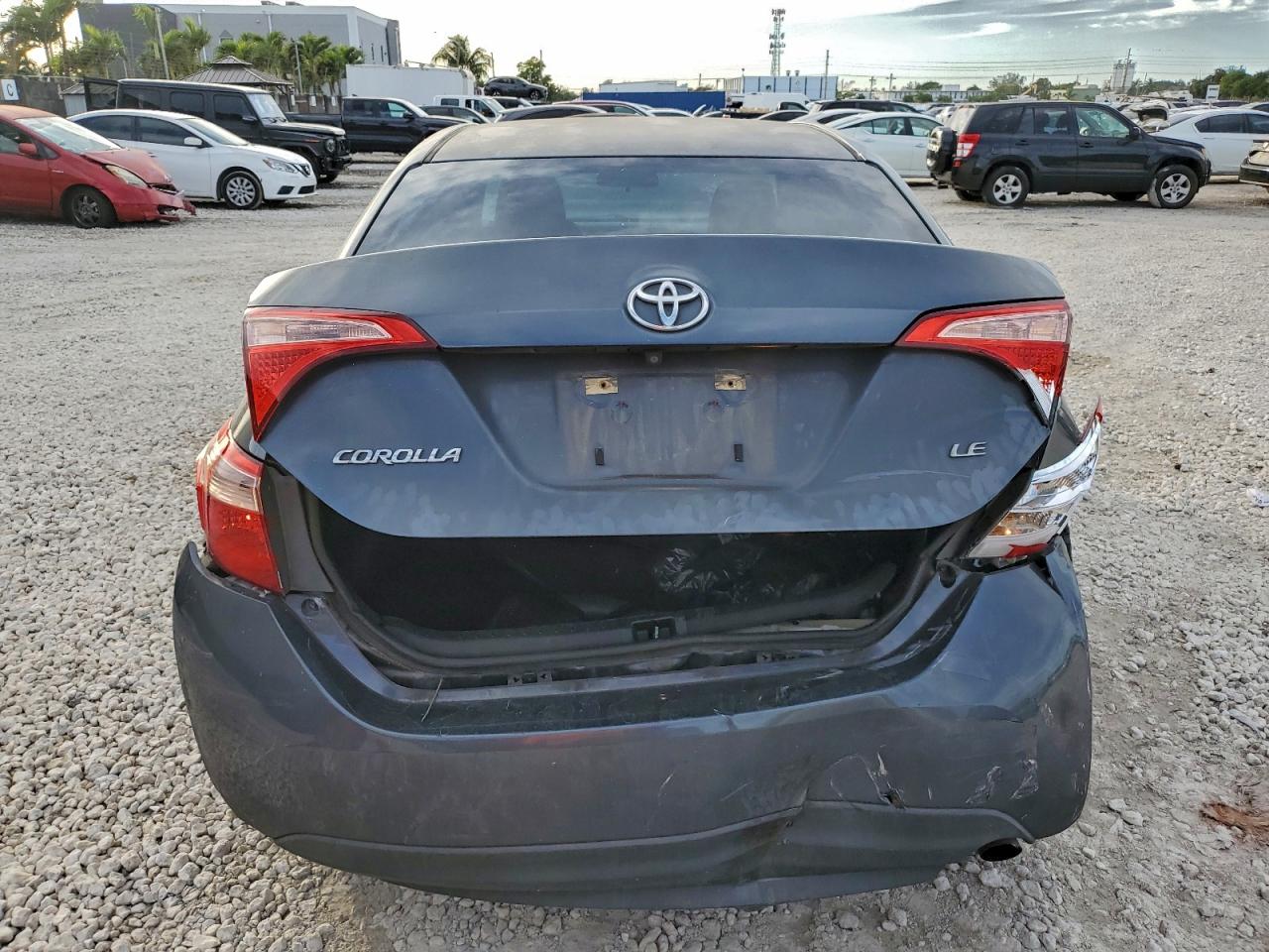 2017 TOYOTA COROLLA L photo 6