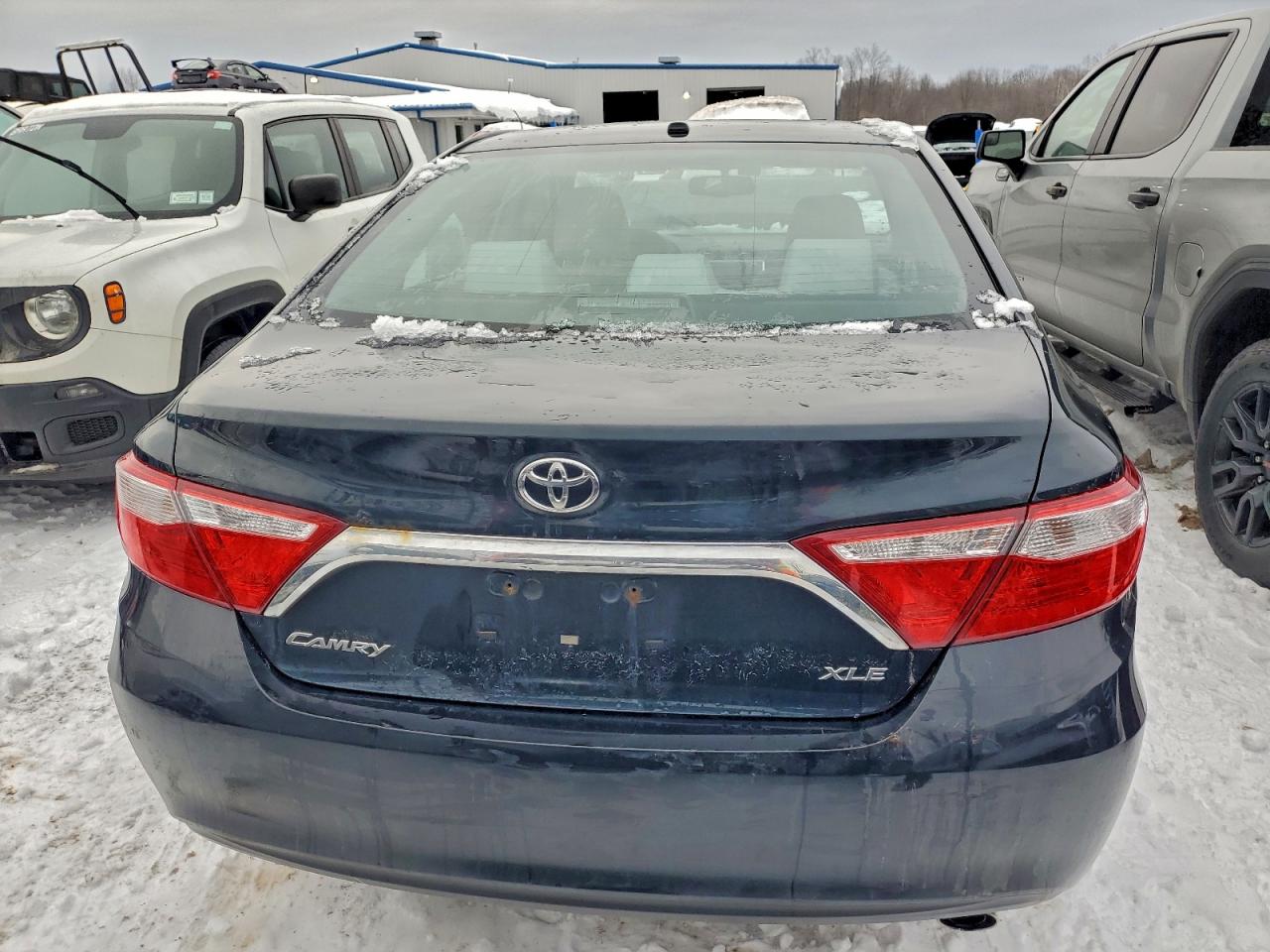 2016 TOYOTA CAMRY LE photo 6