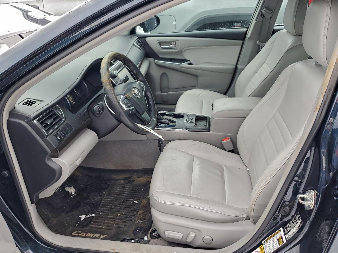 2016 TOYOTA CAMRY LE photo 7