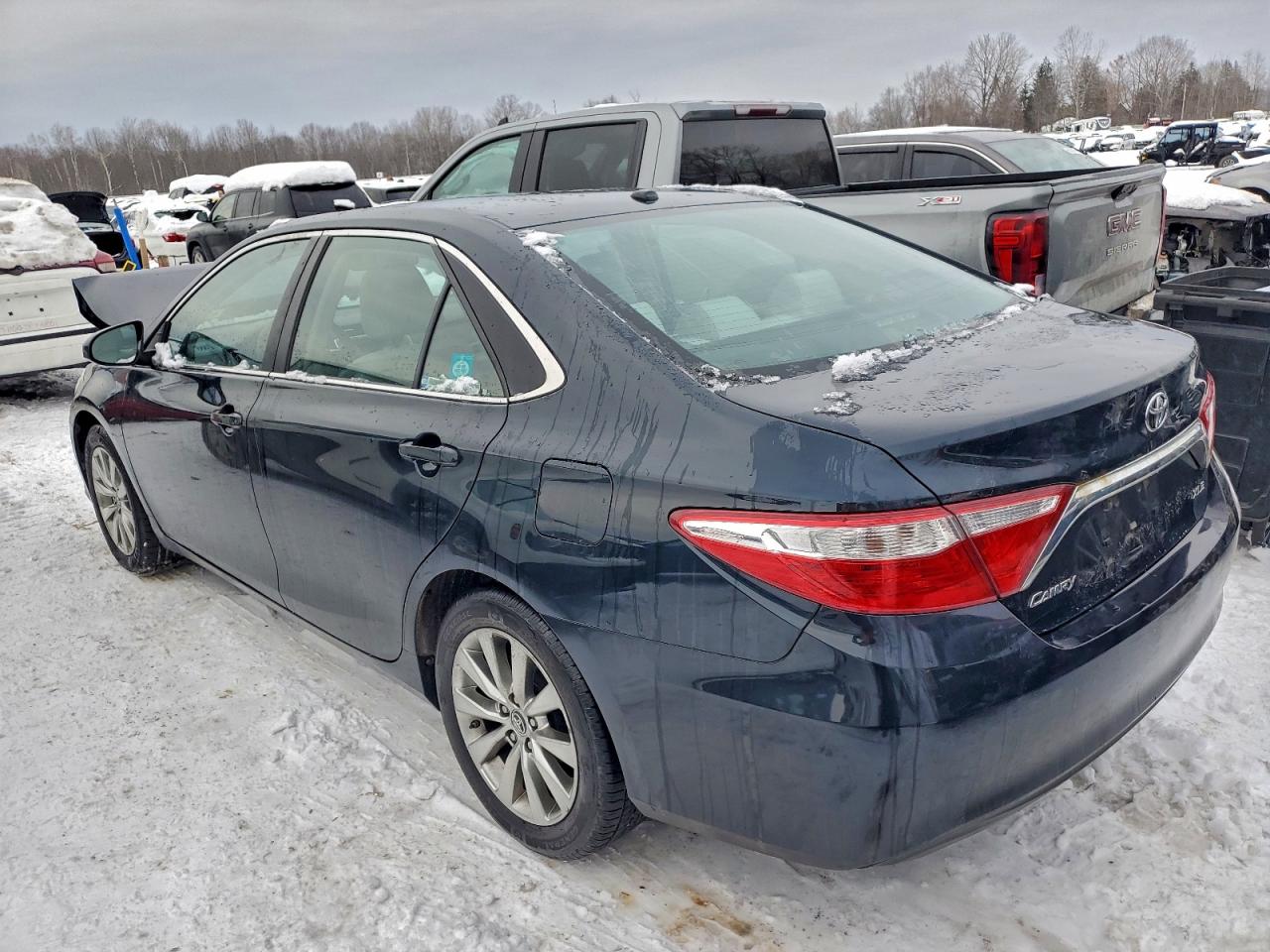 2016 TOYOTA CAMRY LE photo 2