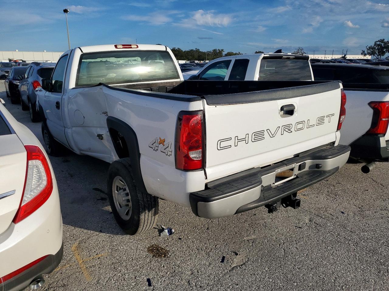 2006 CHEVROLET SILVERADO K3500 photo 2