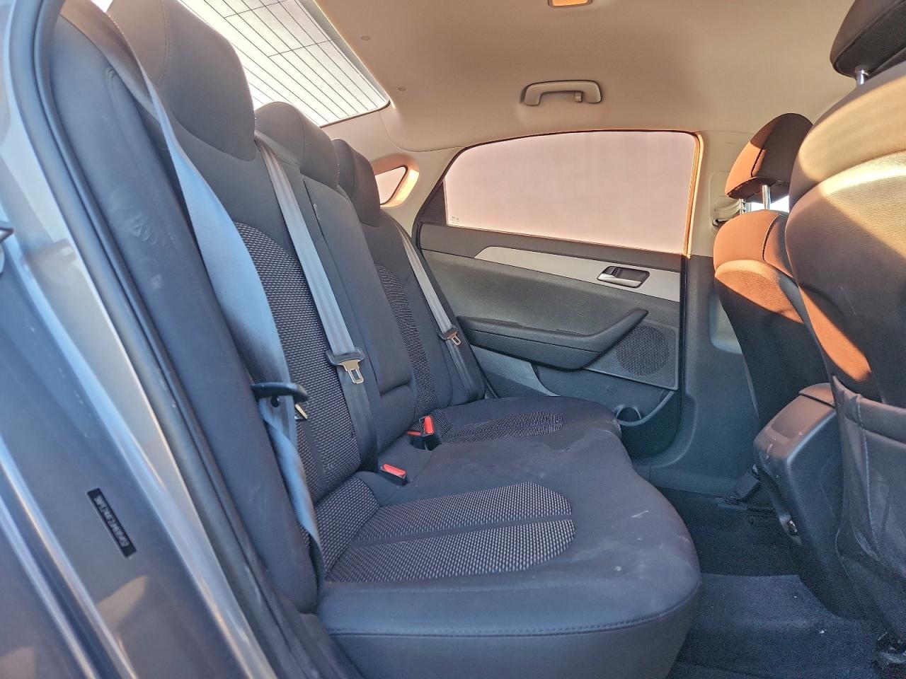 2018 HYUNDAI SONATA SE photo 10