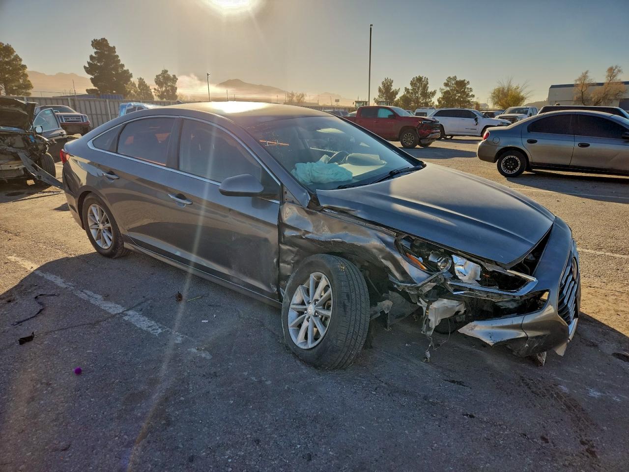2018 HYUNDAI SONATA SE photo 4