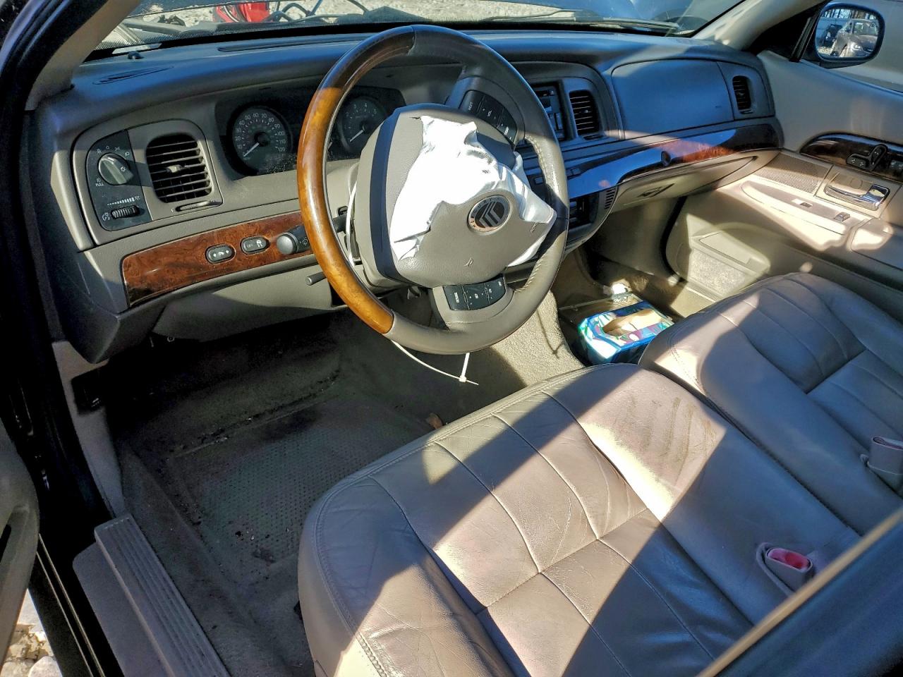 2010 MERCURY GRAND MARQUIS LS photo 8