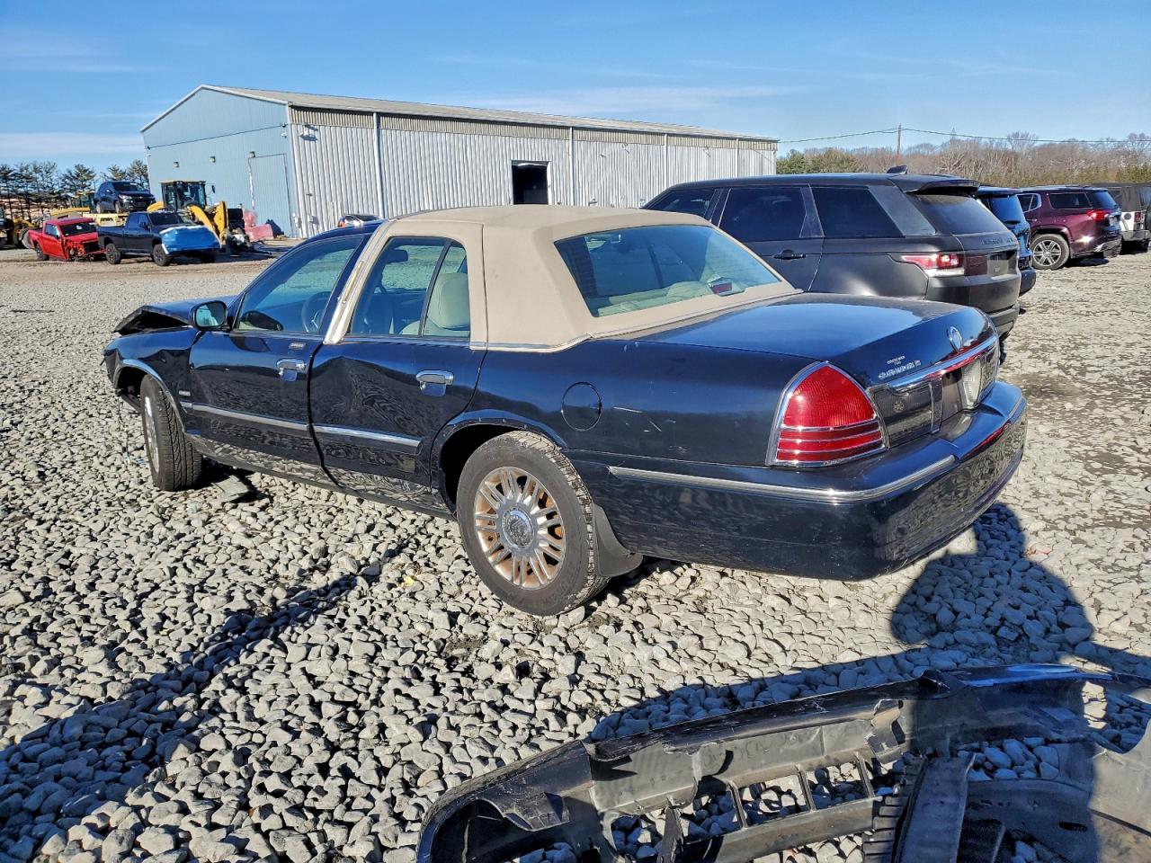 2010 MERCURY GRAND MARQUIS LS photo 2