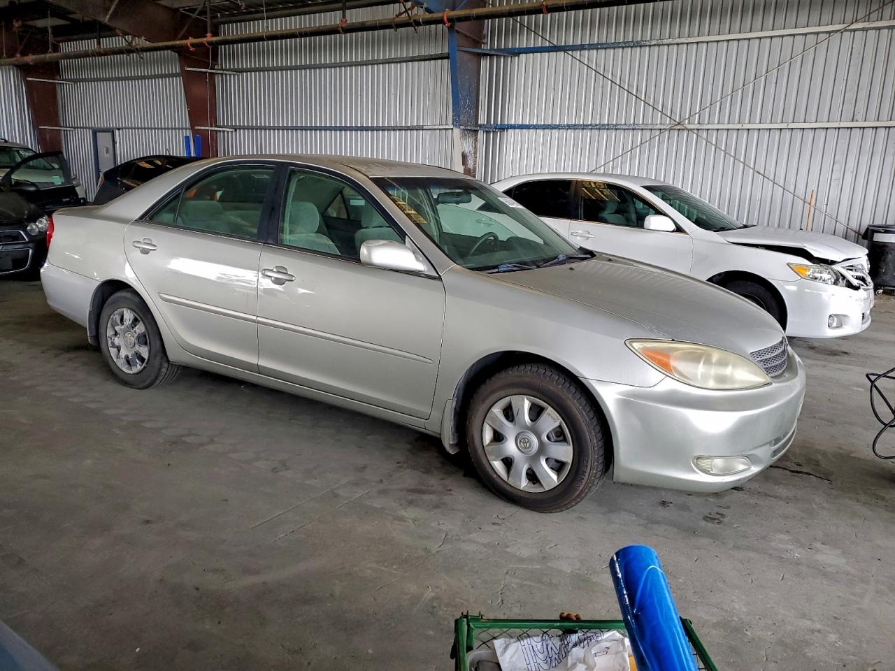 2003 TOYOTA CAMRY LE photo 4