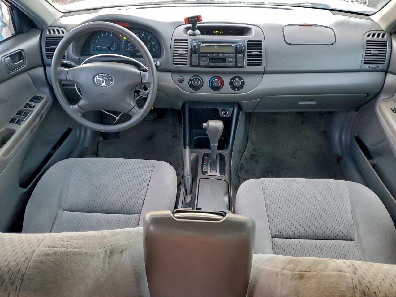 2003 TOYOTA CAMRY LE photo 8