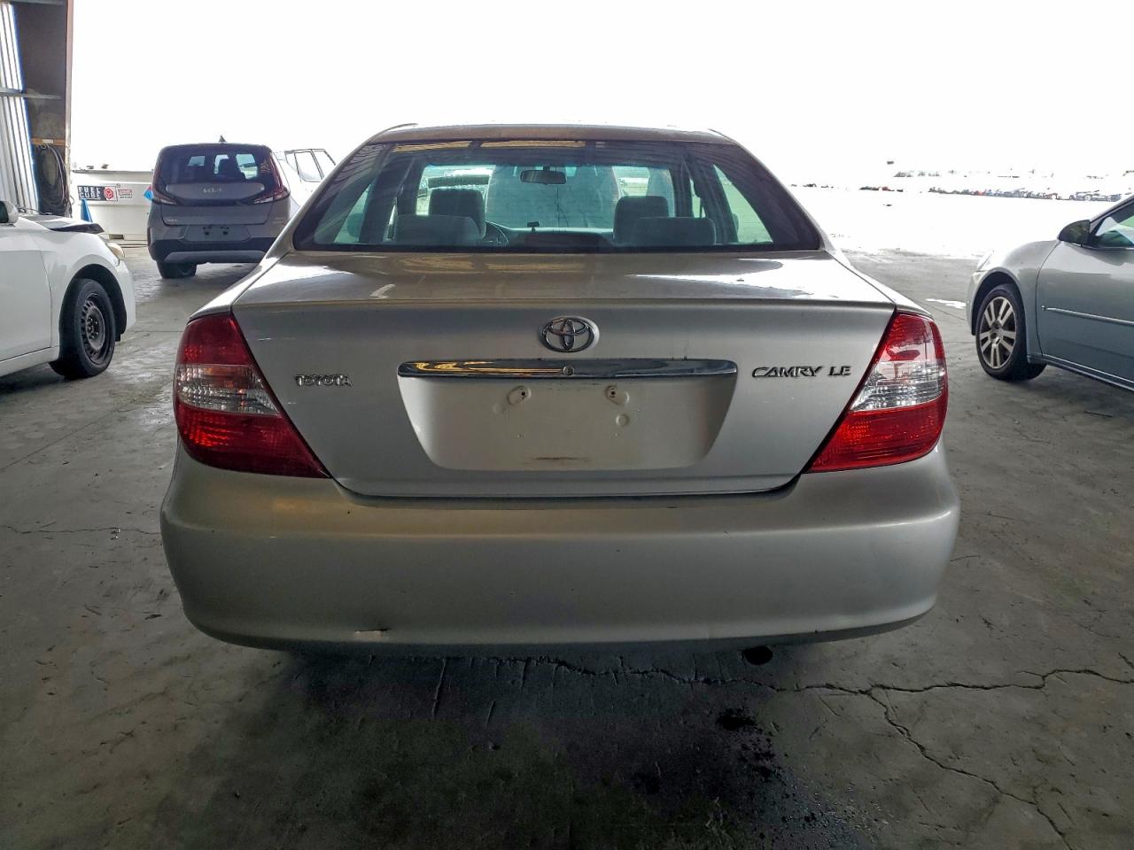 2003 TOYOTA CAMRY LE photo 6