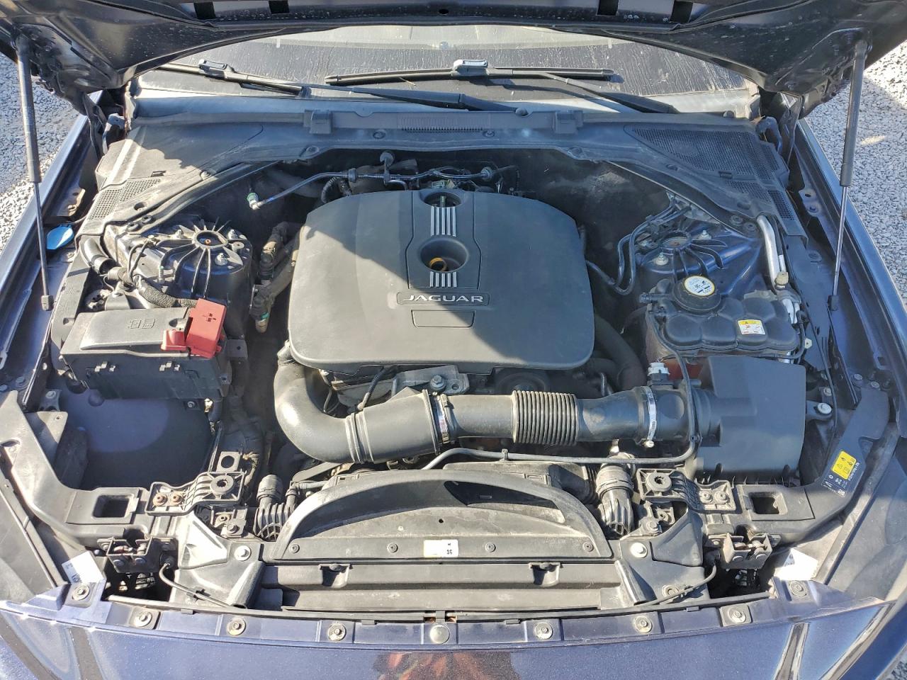 2017 JAGUAR XE PREMIUM photo 11