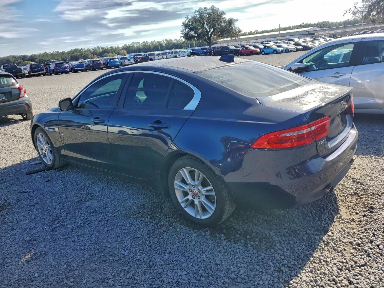 2017 JAGUAR XE PREMIUM photo 2