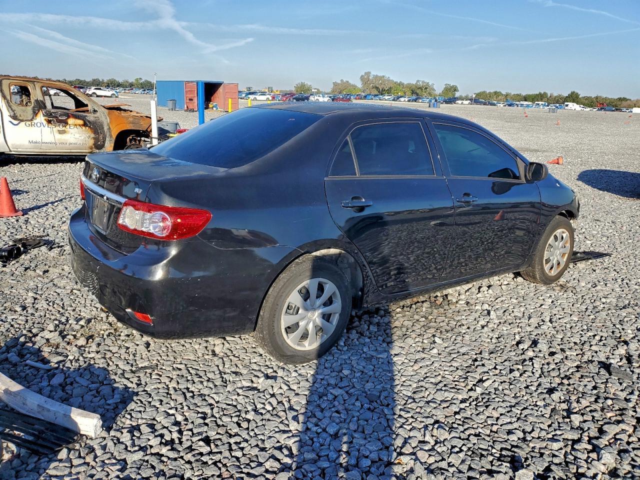 2011 TOYOTA COROLLA BASE photo 3