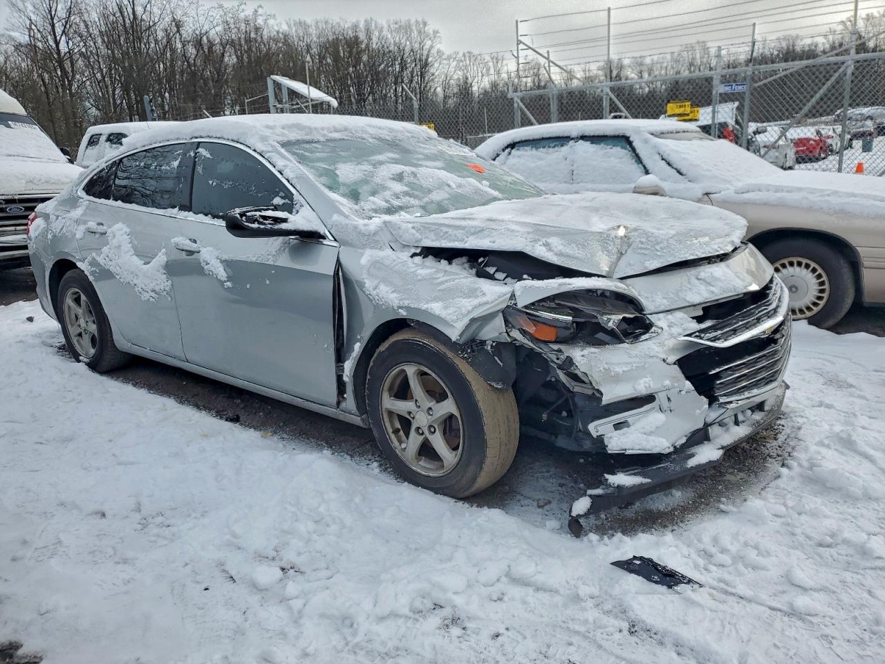 2018 CHEVROLET MALIBU LS photo 4